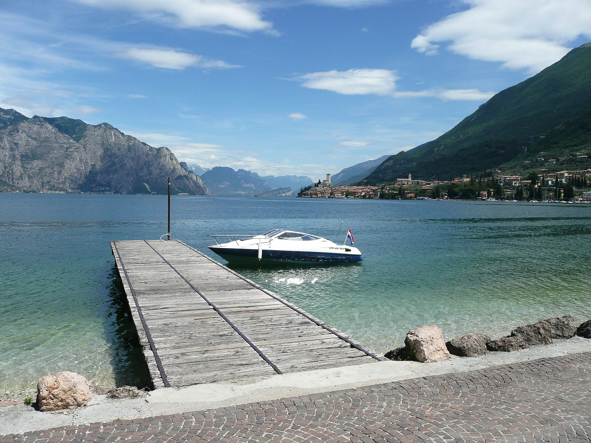 Lake Garda · Destination photograph · setting only