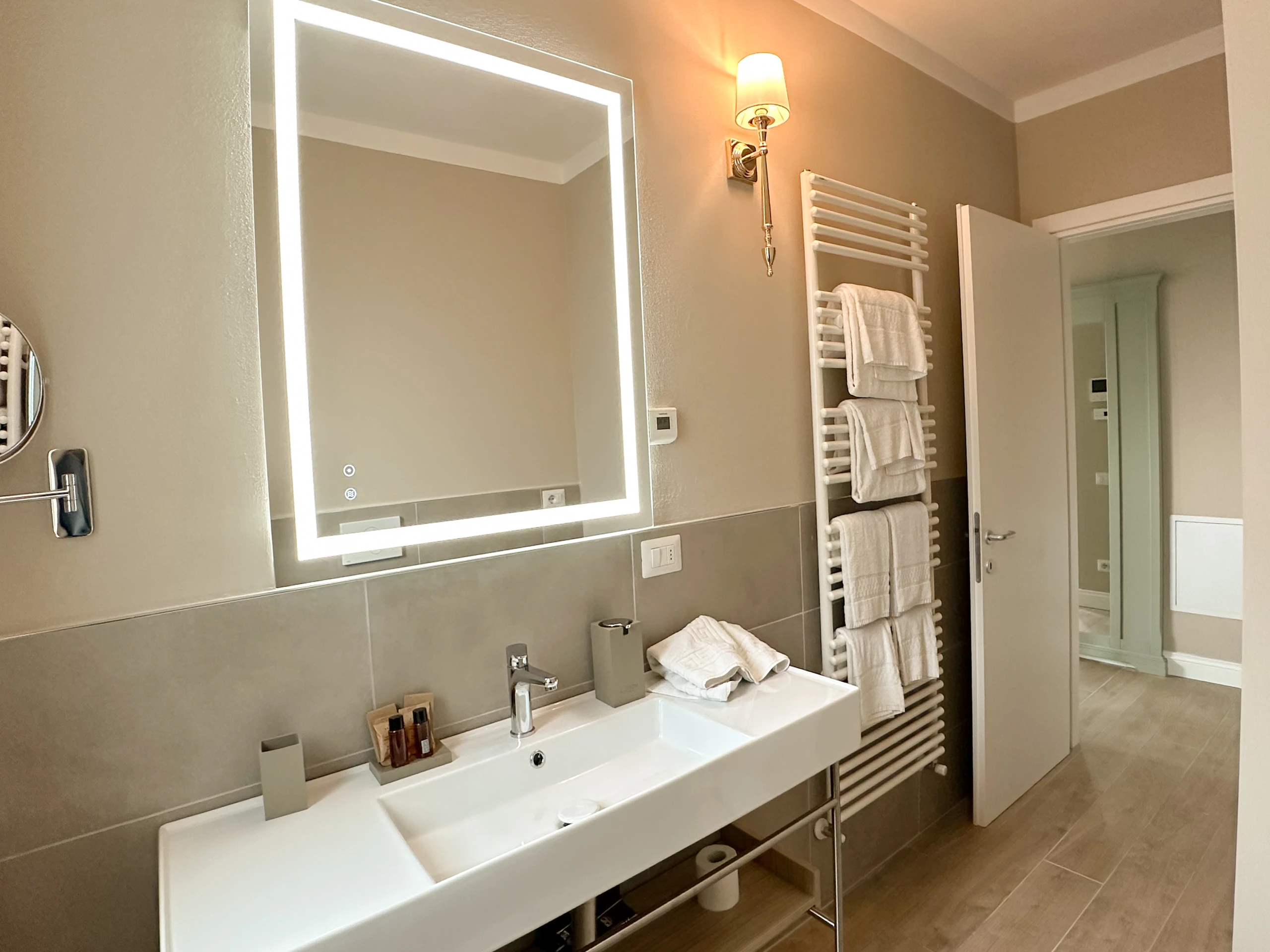 Siena residences · Apartment washroom